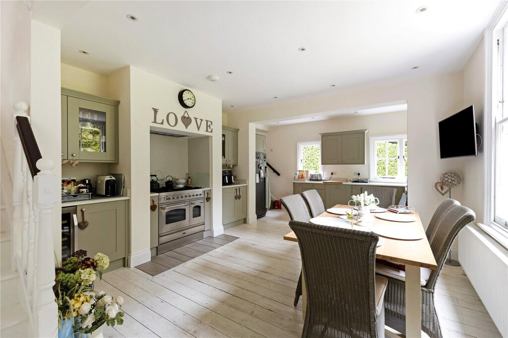 Kit/Dining Room