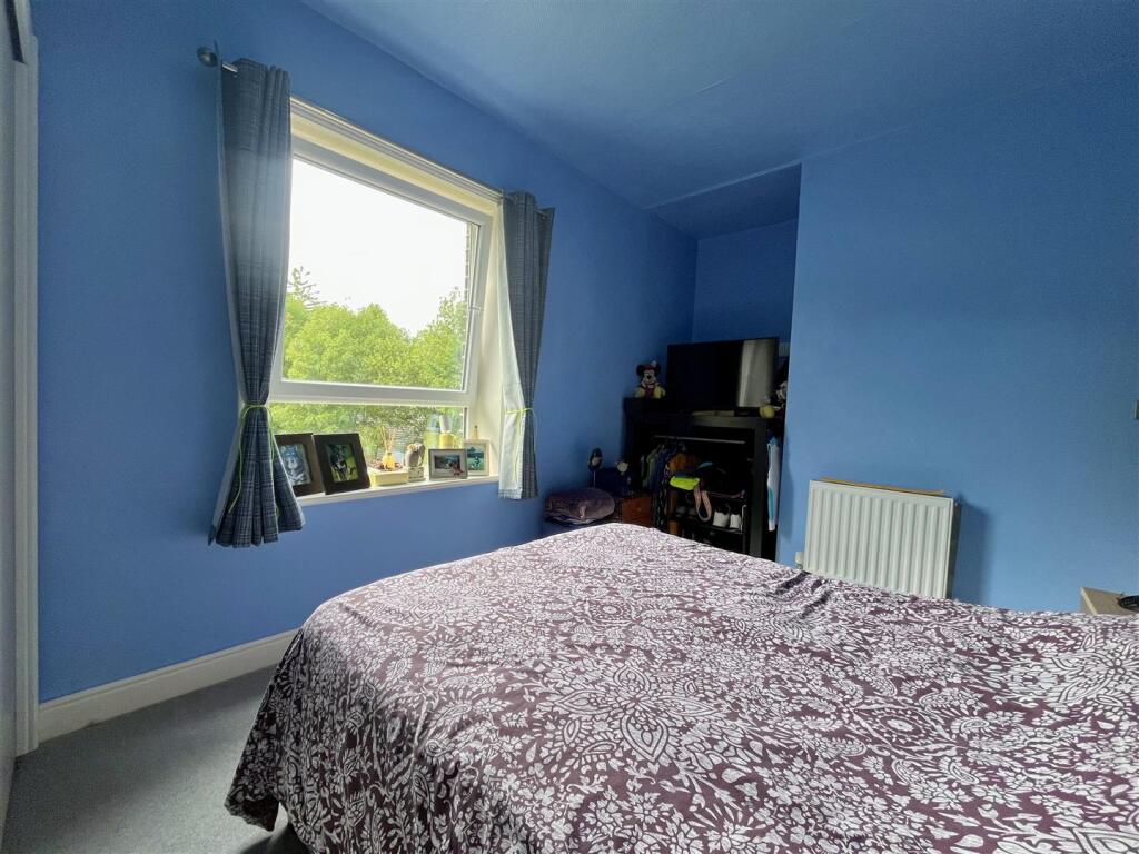 Bramleys Estate Agents - Thorn View - Elland (17).