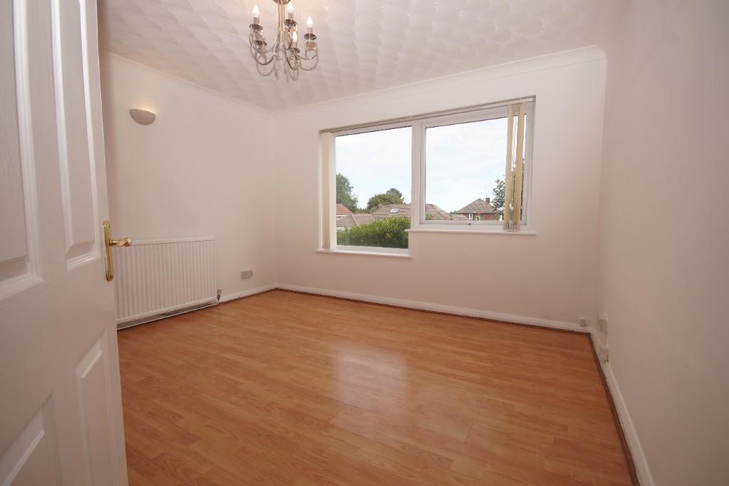 15a Carisbrooke Way