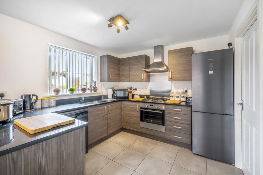 8 Swift Gardens (Kirton)-15