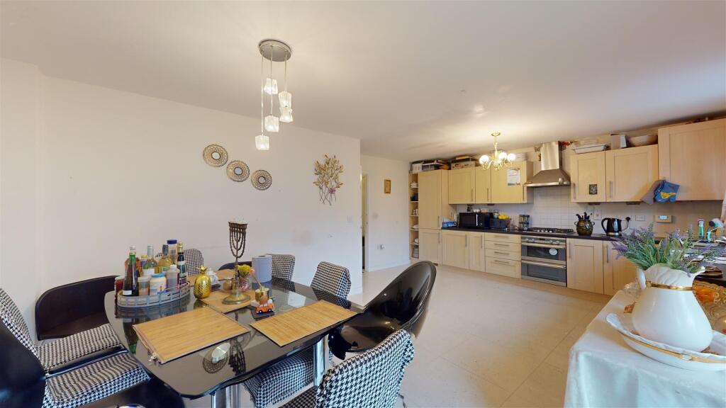 KITCHEN/FAMILY/DINING ROOM