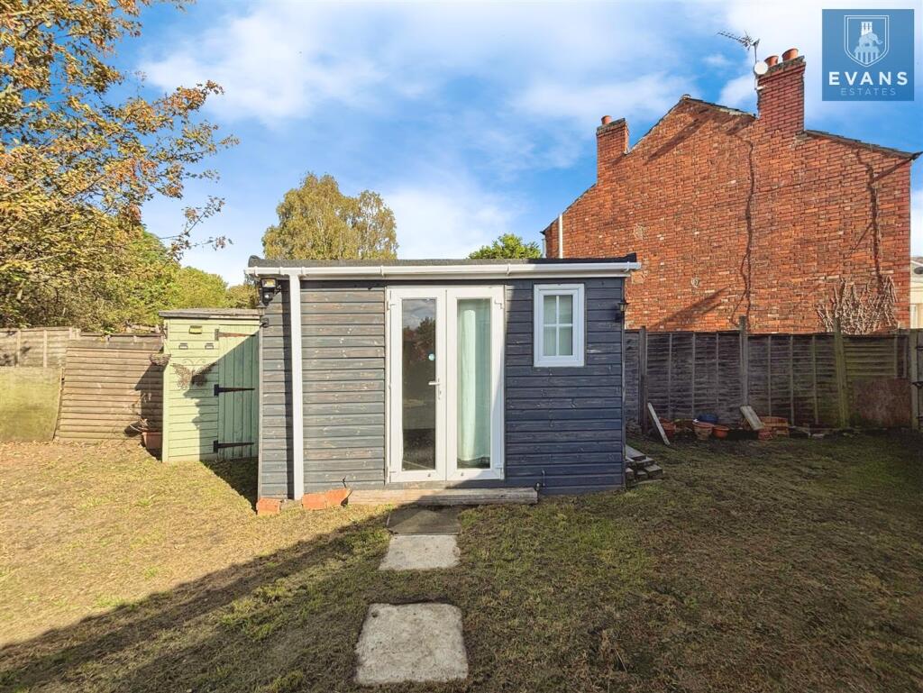 Outdoor Studio
