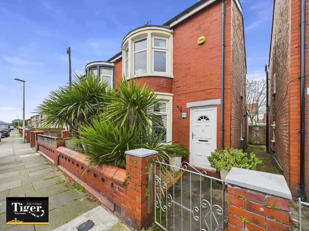 CAM02176G0-PR0553...