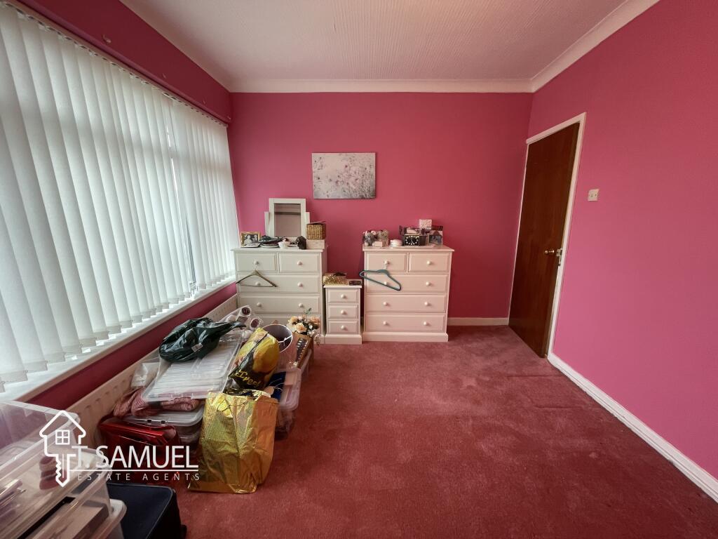 Bedroom 2b.JPG