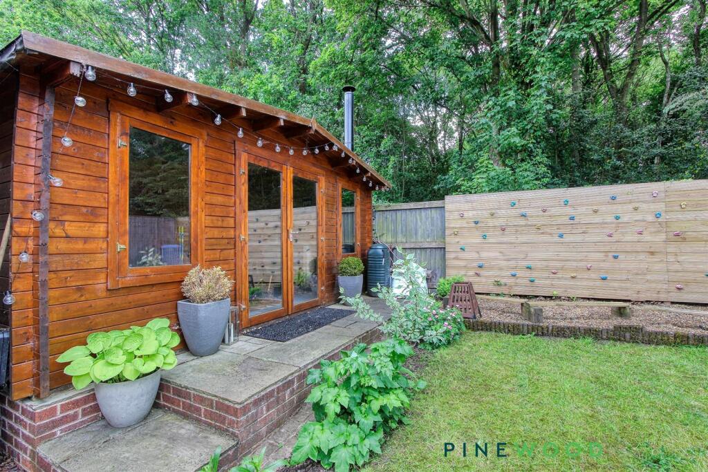 Rear Garden - Summerhouse