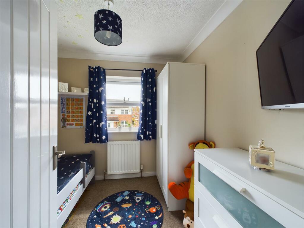 BEDROOM 4