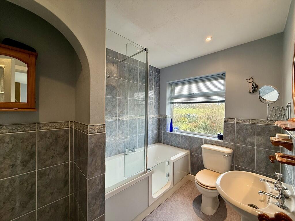 Ensuite Bathroom