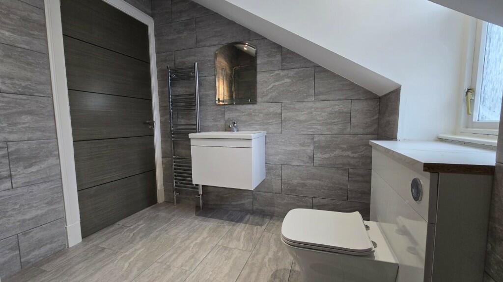 Family Bathroom 