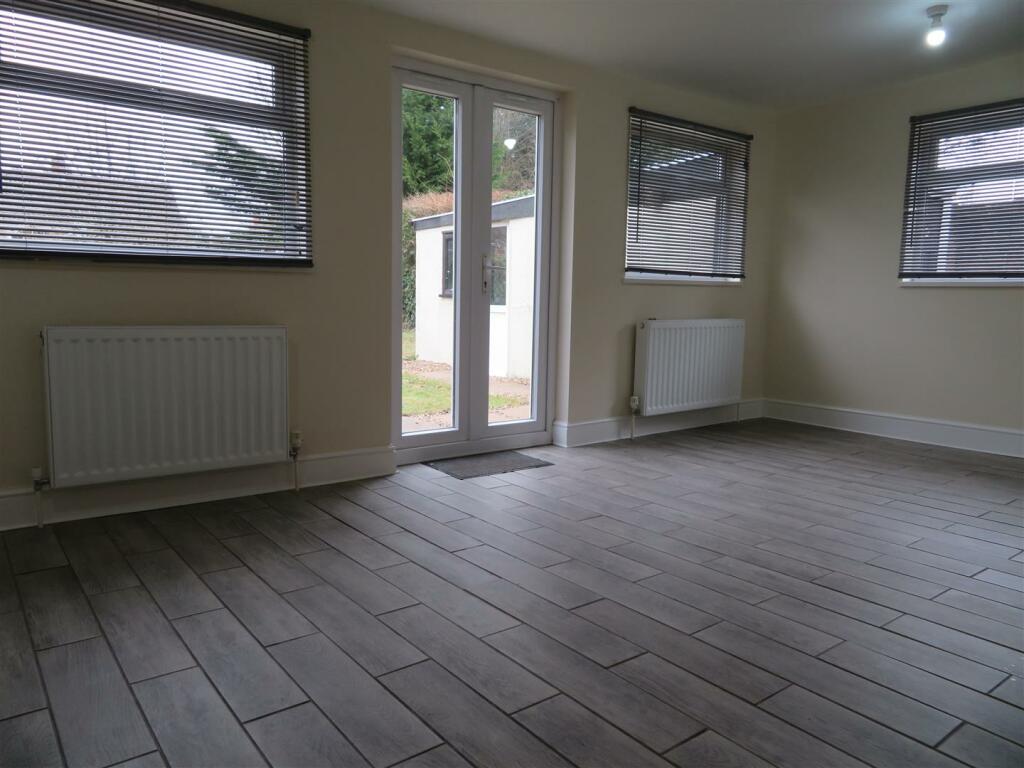 40 Park Ln Extension 2.JPG