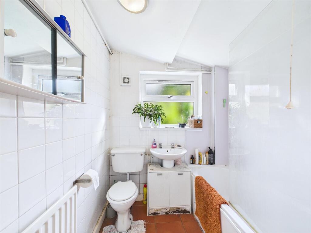 10 - Two bedroom terraced house.jpg