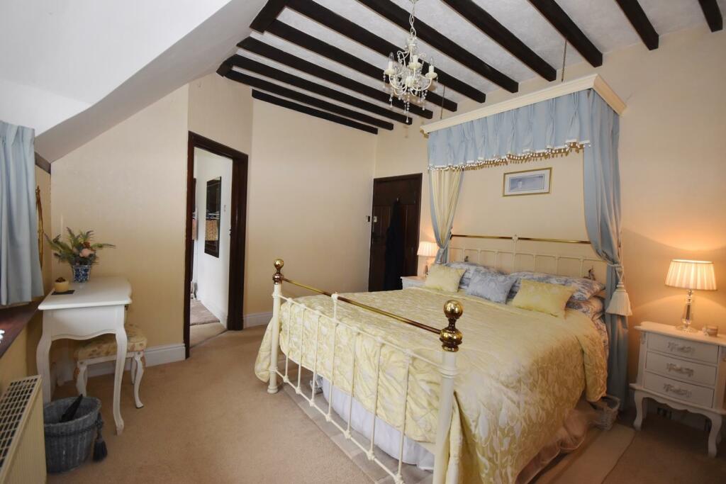 Bed 1..JPG