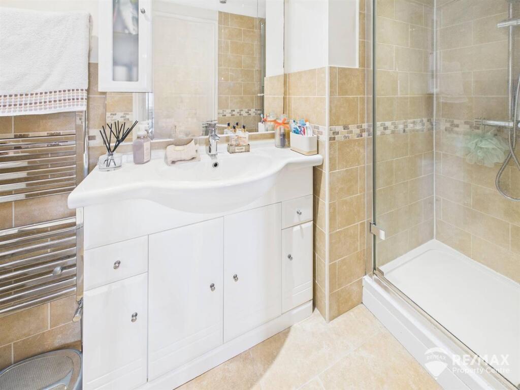 en-suite (2).jpg