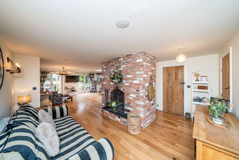 OPEN PLAN FAMILY SPACE