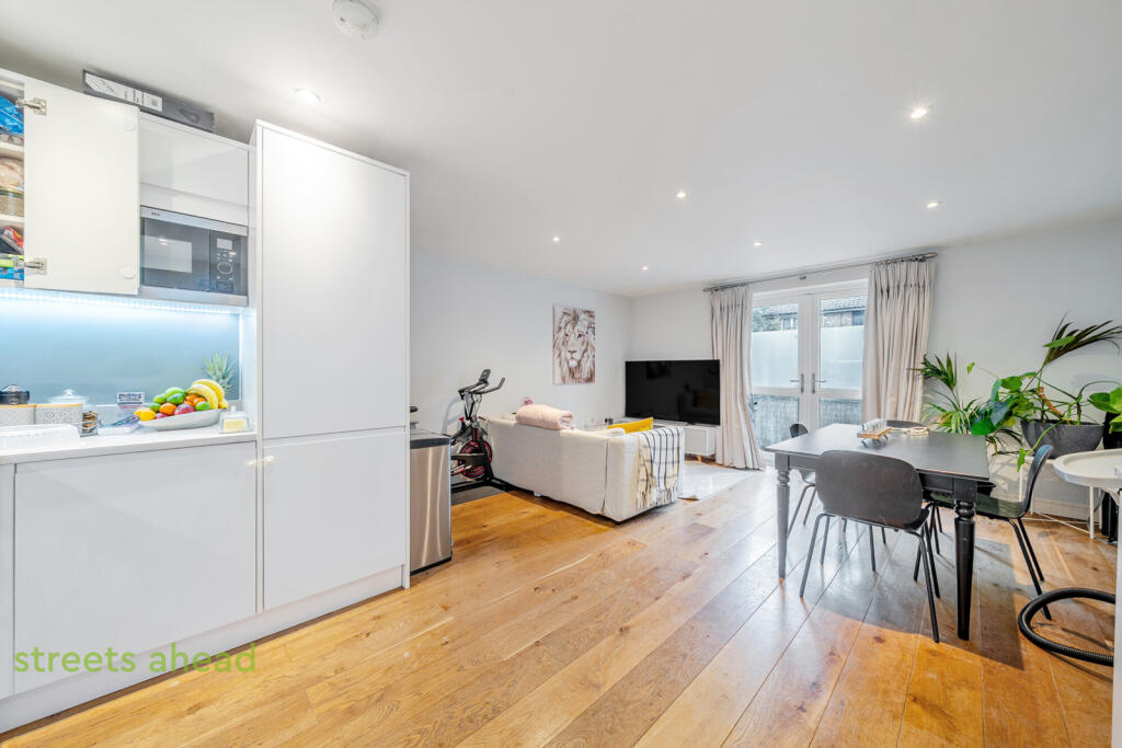 84a16098-d66e-431...