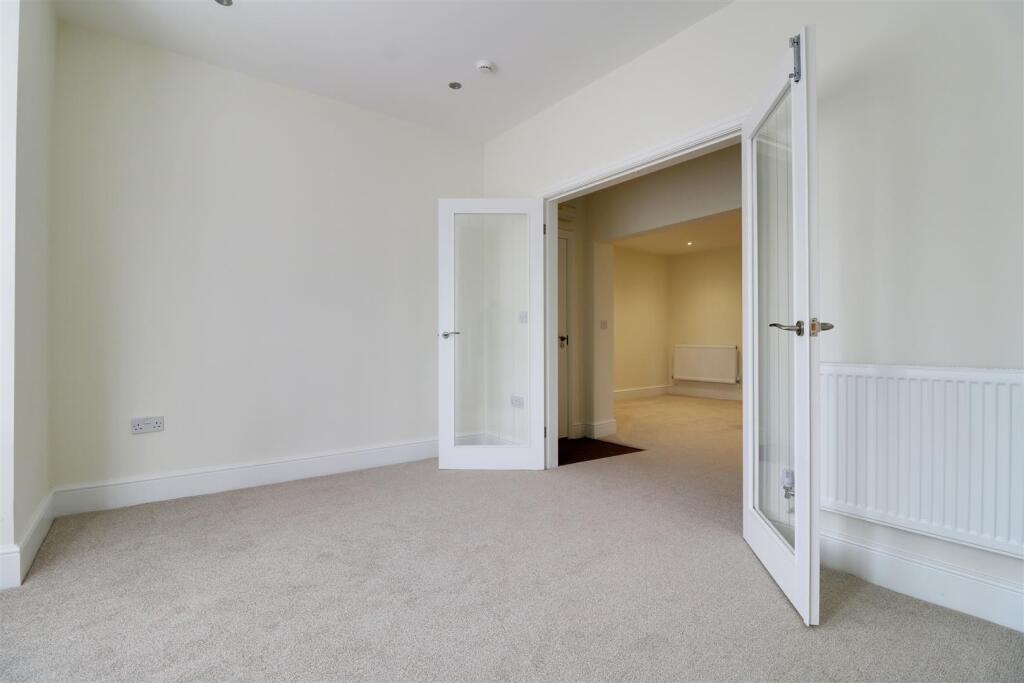 DOUBLE BEDROOM measuring