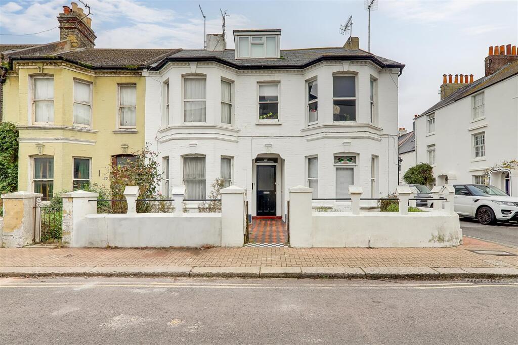 Warwick Road, Worthing, BN11