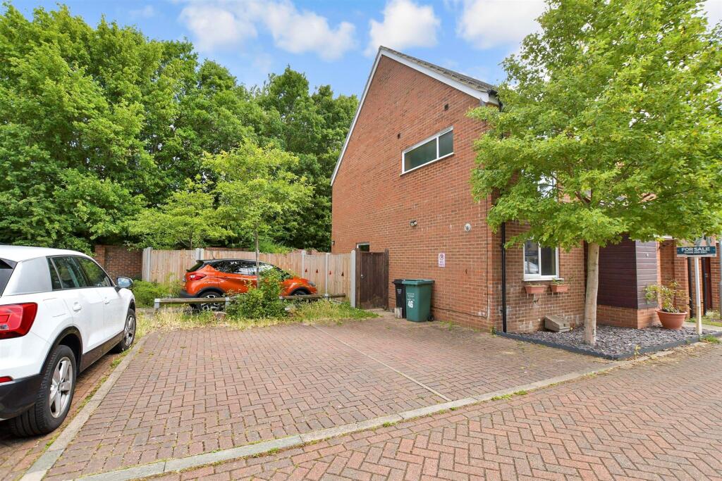 Driveway/Parking