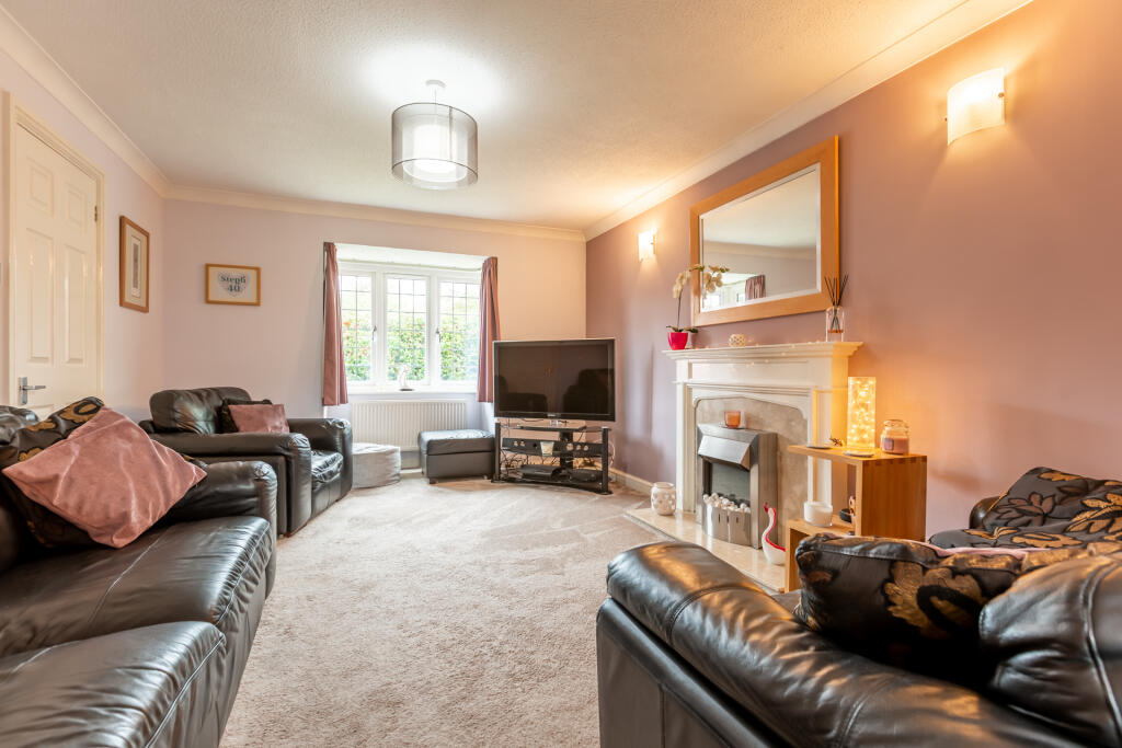 Robinson-David-Estate-Agents-Gloucester-Cherringto