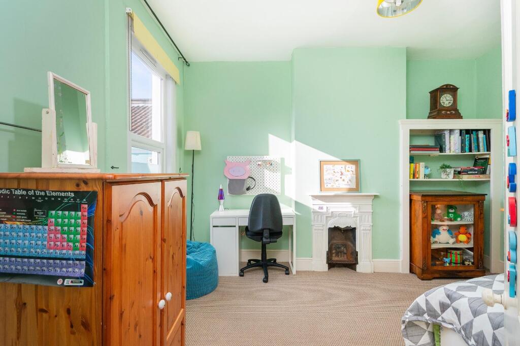 3B9RKE - Bedroom F.jpg