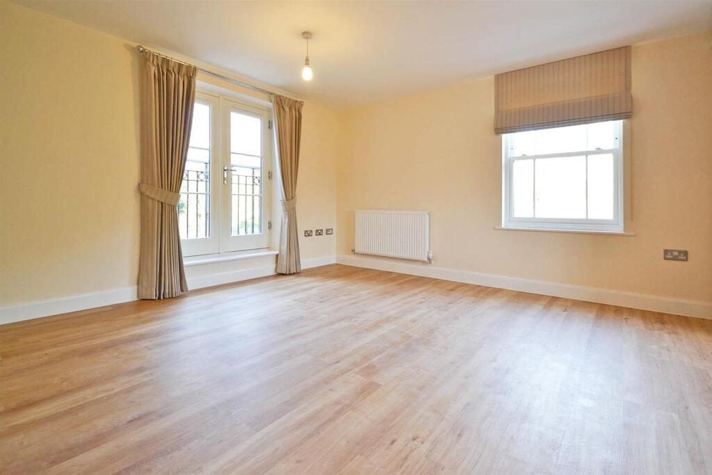 The Old Meadow 93 Living Area 2.jpg