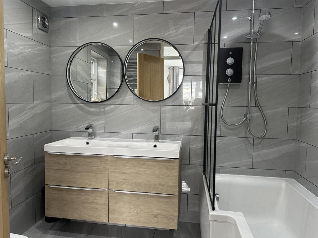 Bedroom One En-Suite