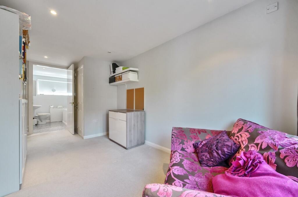 EweMove Harrogate Guest Room