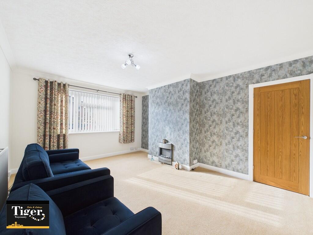 CAM02176G0-PR0496...