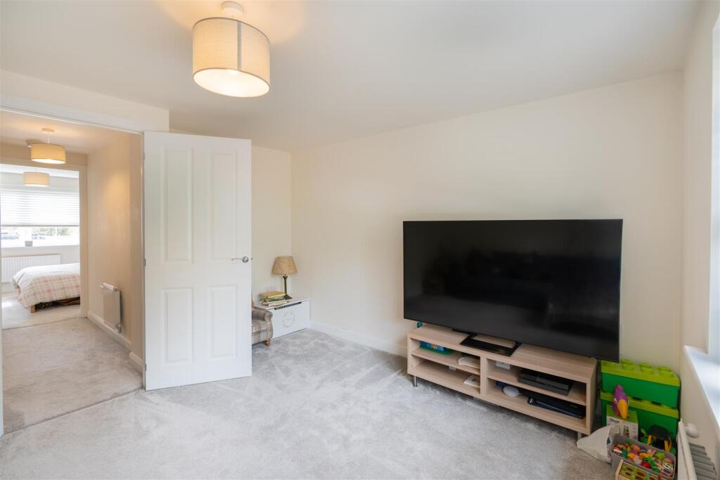 15 Dahlia Crescent-22.jpg
