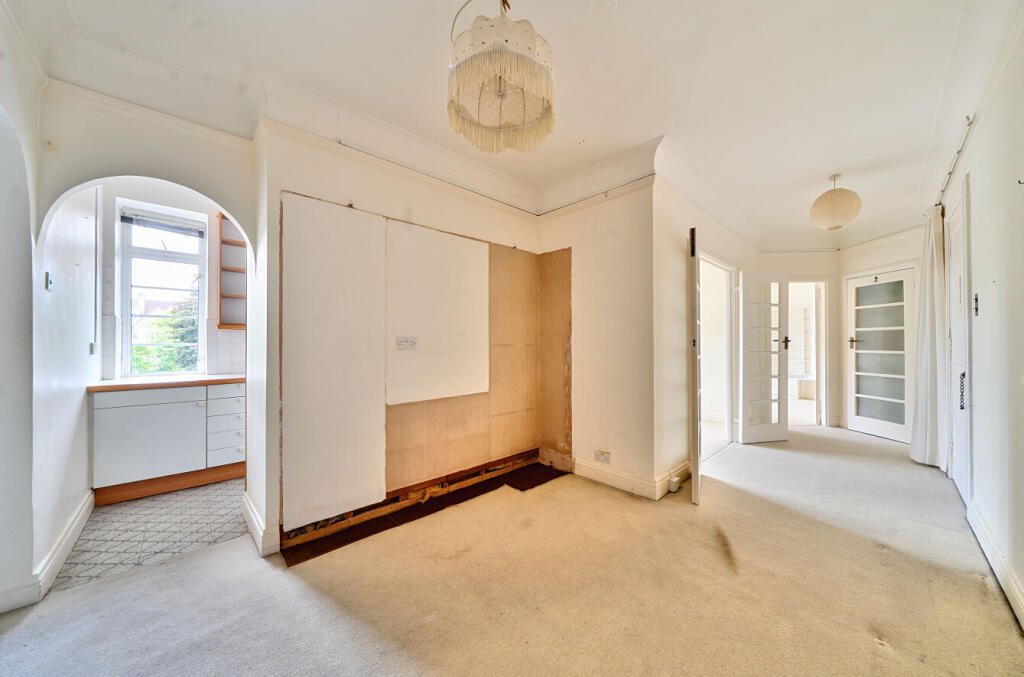 1305611-19-6846a4...