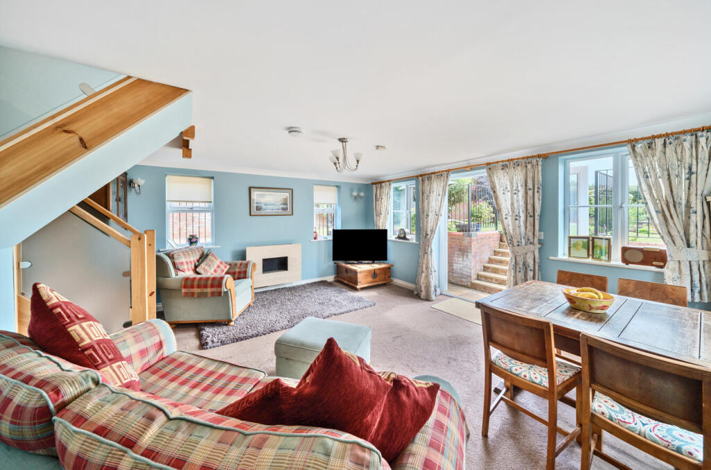 1318091-19-686402...