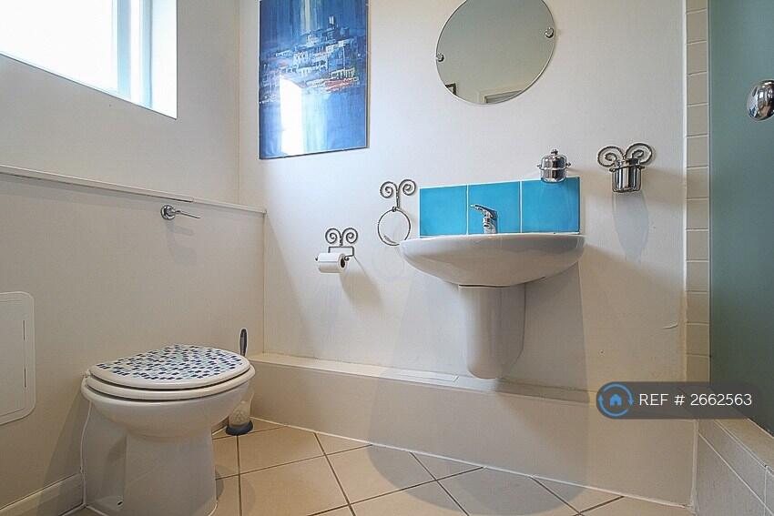 Master Bedroom En Suite Shower Room