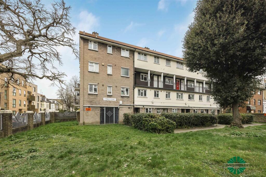 Flat 14  Fyfield Court  Disraeli Road -011.JPG