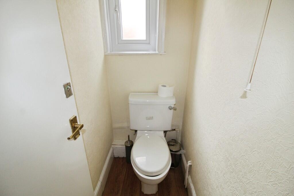 b83d0789-toilet