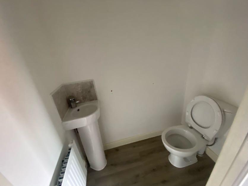 Cloakroom/wc
