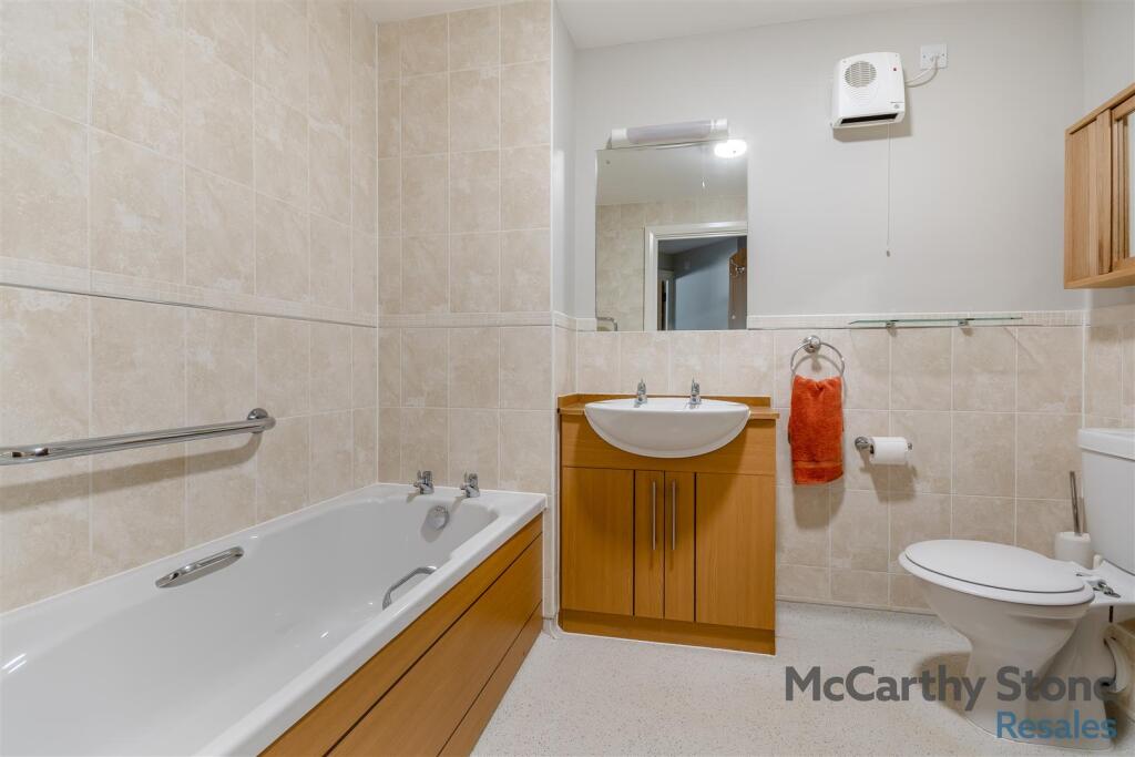 8653806-interior10.jpg