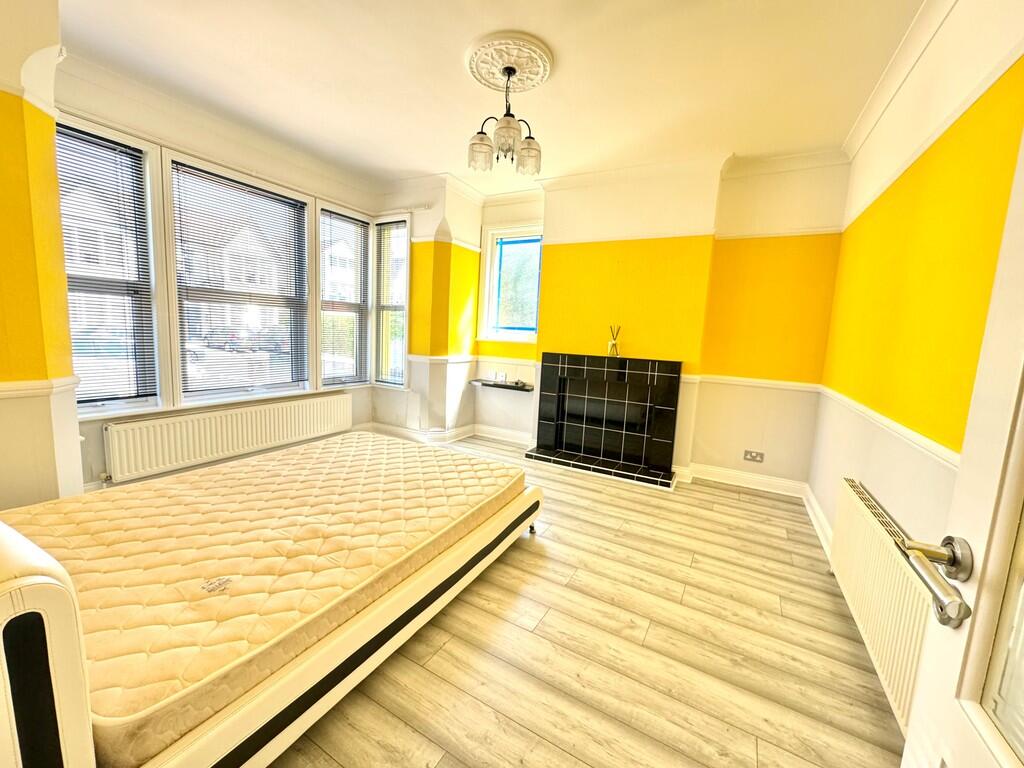 21 Meteor Road be...