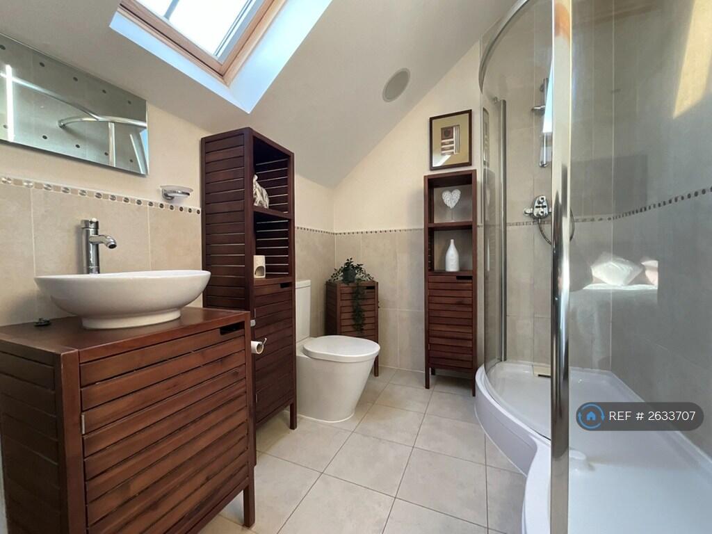 En-Suite Bathroom