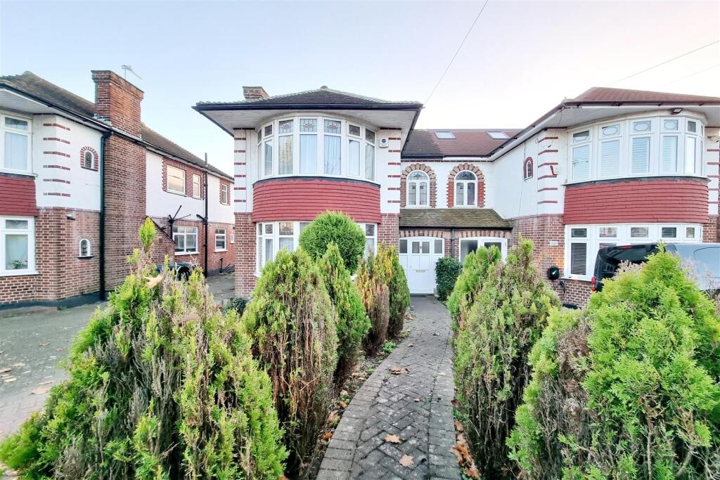 FURTHER PICTURE OF FRONT OF PROPERTY, SHOWING FULL