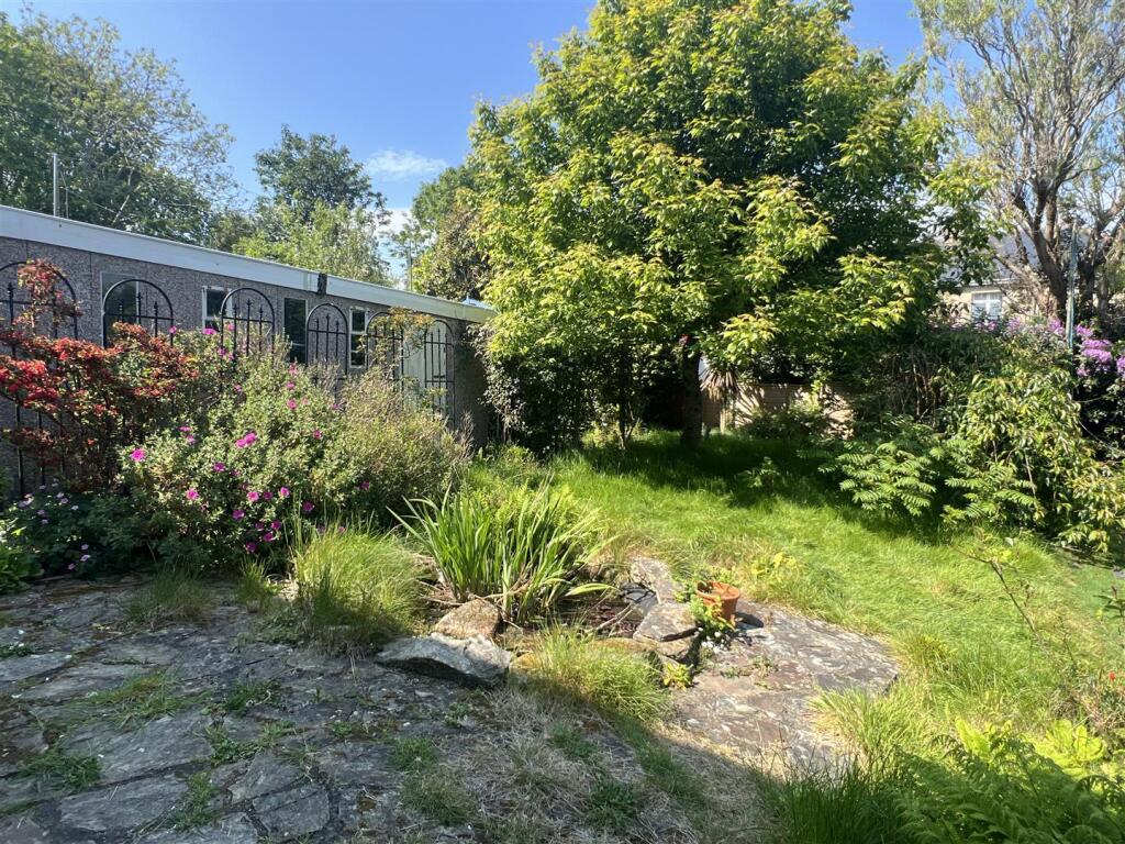 Gardens &amp; Garage