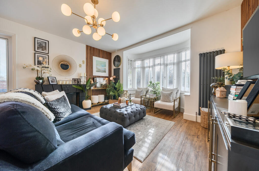 1375631-19-691633...