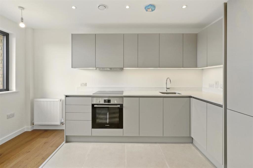 Flat 4, 1 Bridgehill Close, - wTfqI6w0WXgboMwZ0Iwt