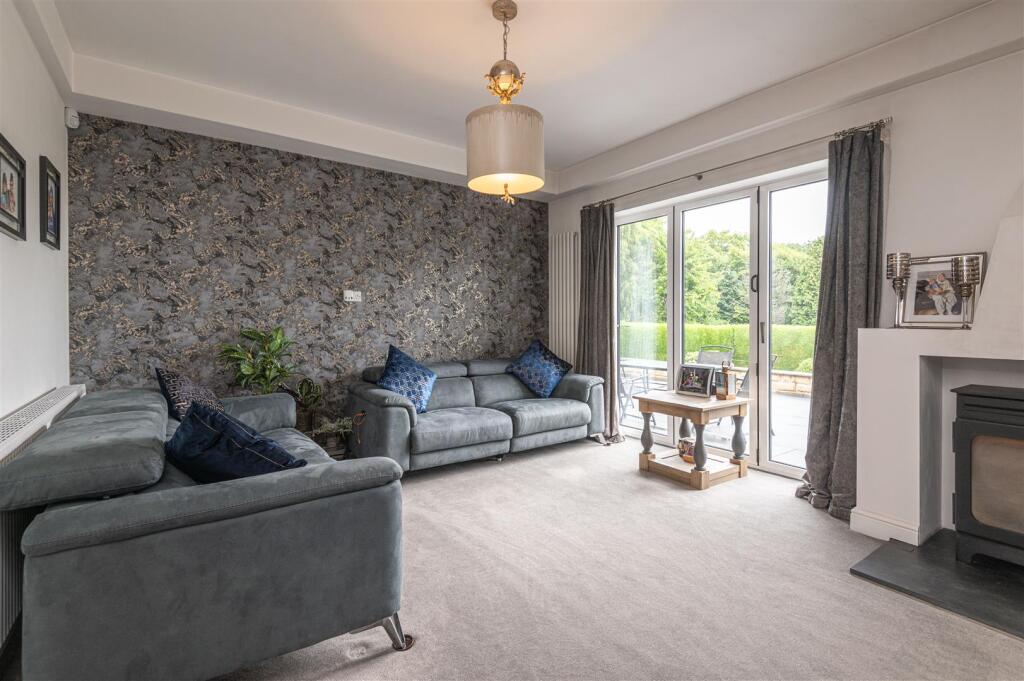 29 - 14 Broomfield Road HD2 2HG.jpg