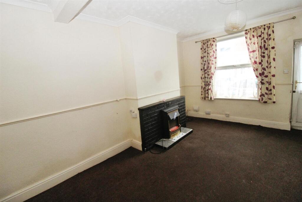 Lounge and Dining Area