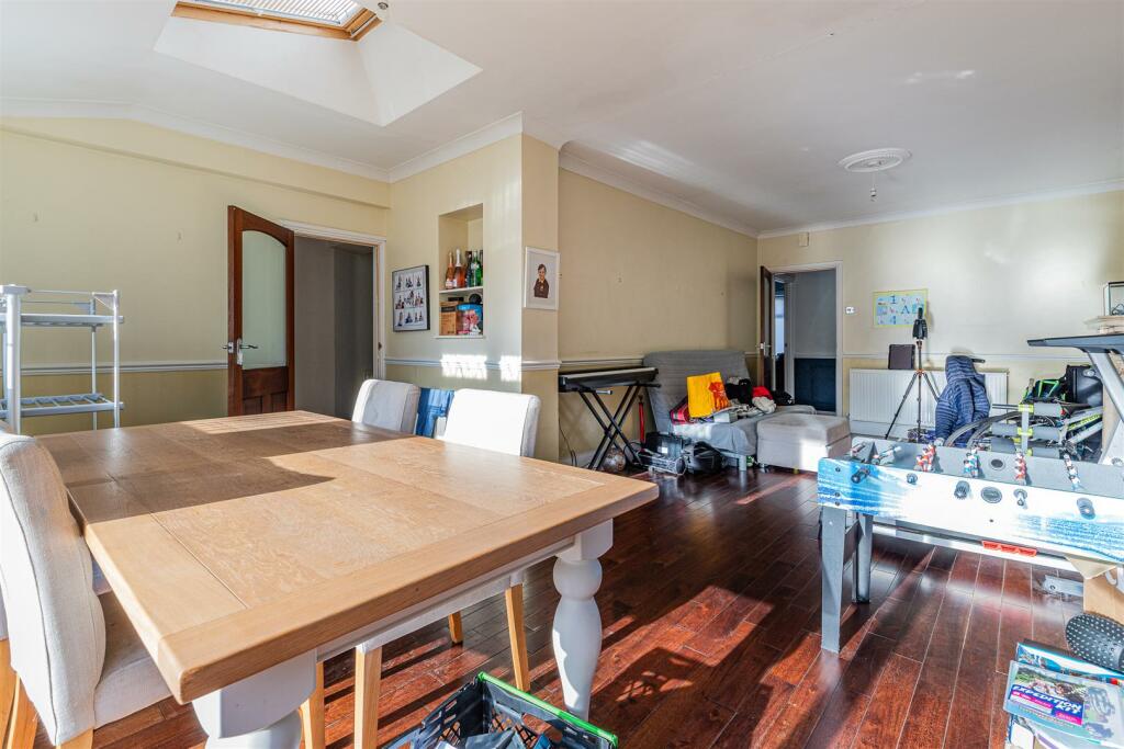 Western Avenue 381-11.jpg