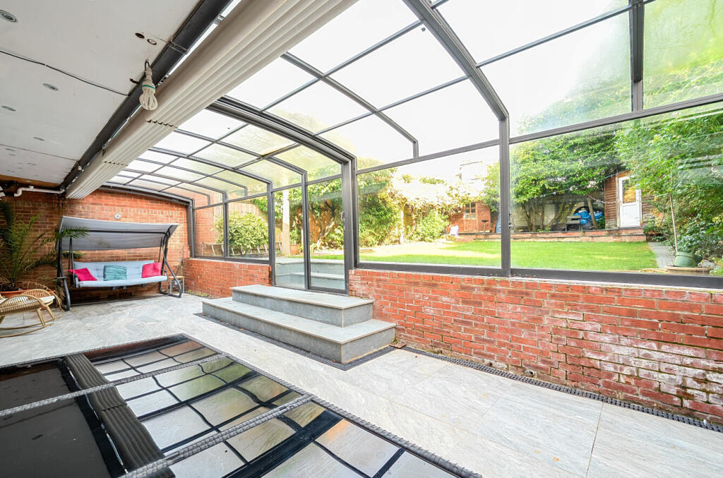 1374418-22-690464...