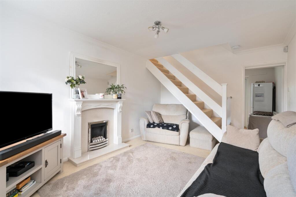 20 Crimscote Close_6.jpg