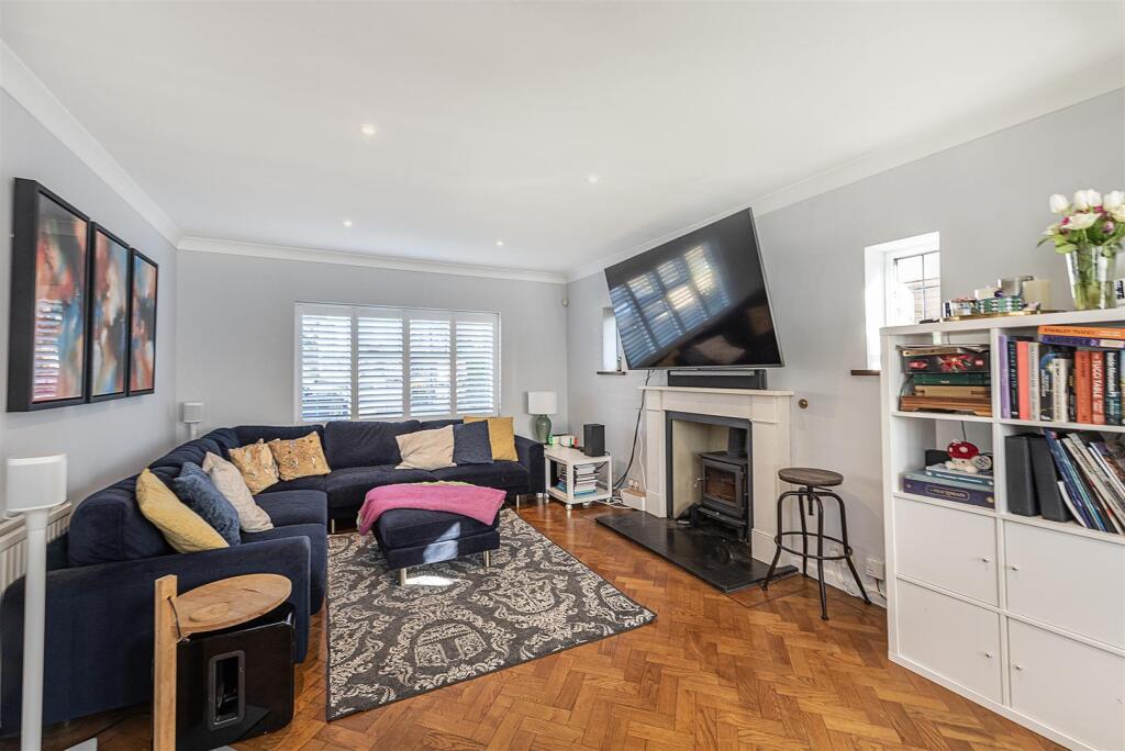 10-Dellcroft-way-01.jpg
