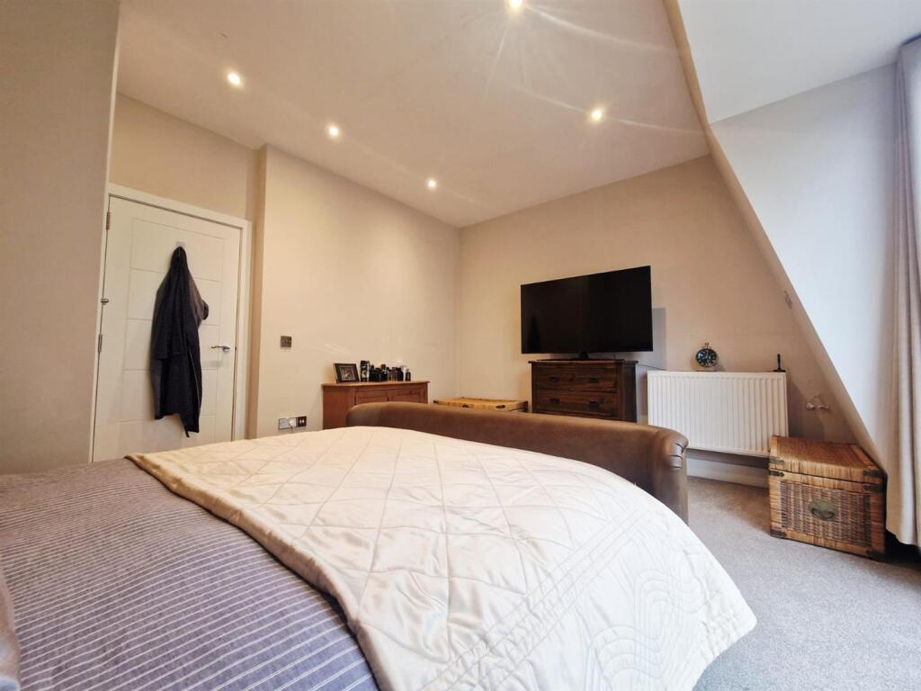 WhatsApp Image 2025-10-03 at 17.41.16.jpeg