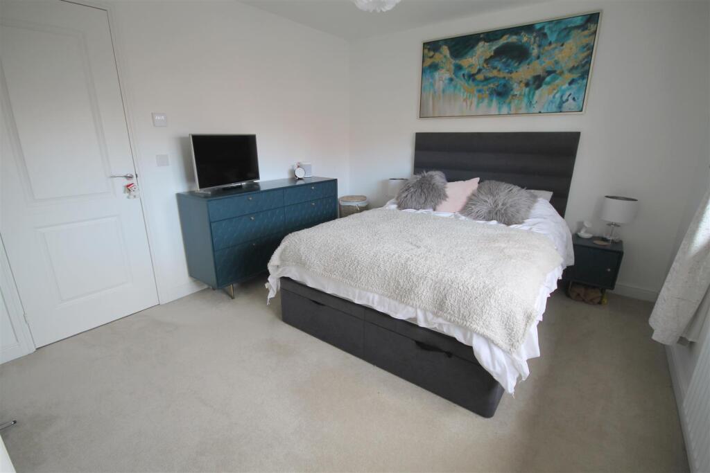 MR Bedroom 1.JPG