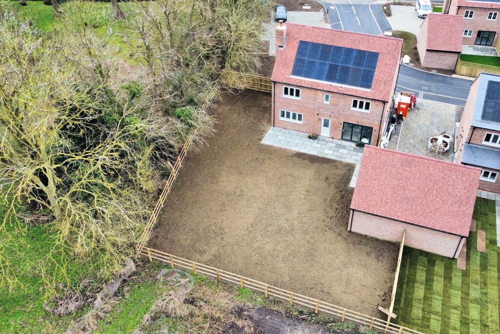 1 Glebe Meadow Rear.jpg